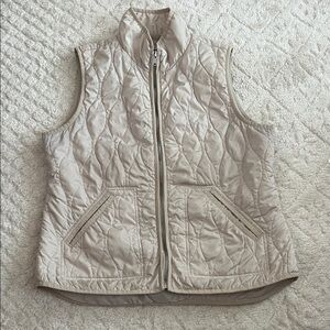 Old Navy Quilted Vest in Cream